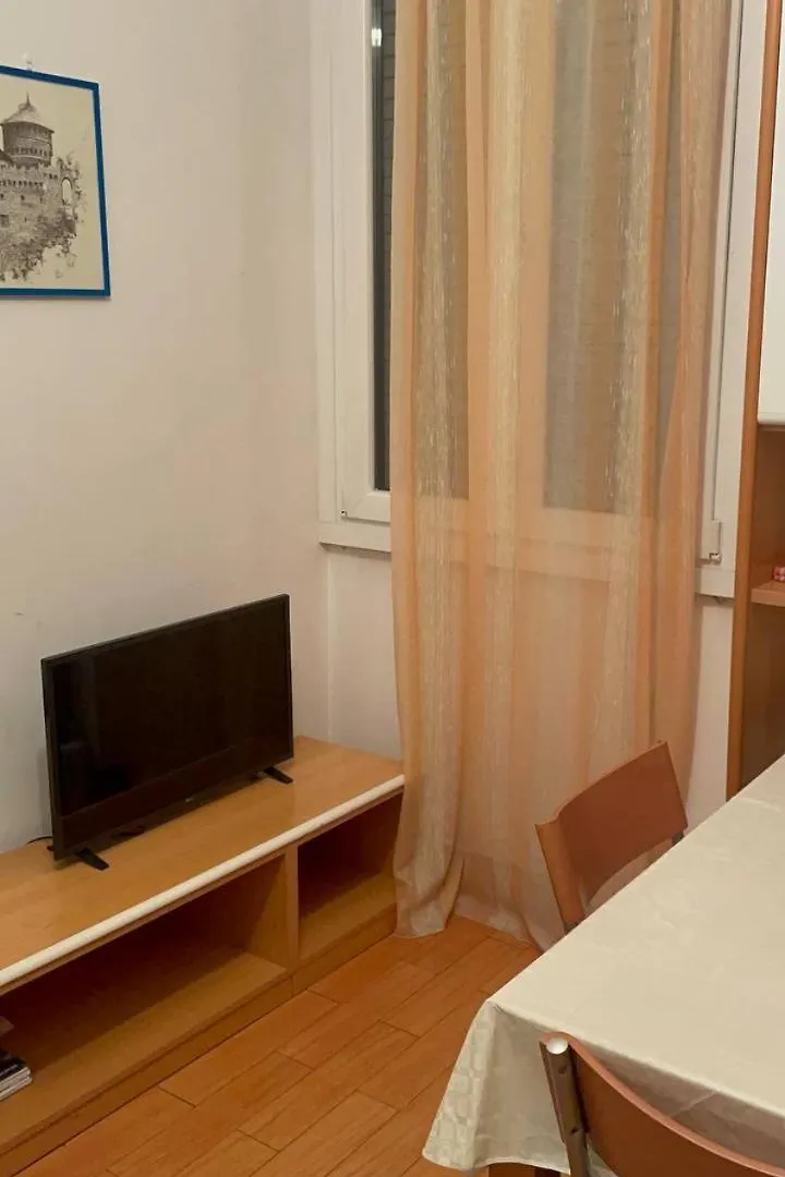 Metro Lanza Palace Milánó Apartmanhotel